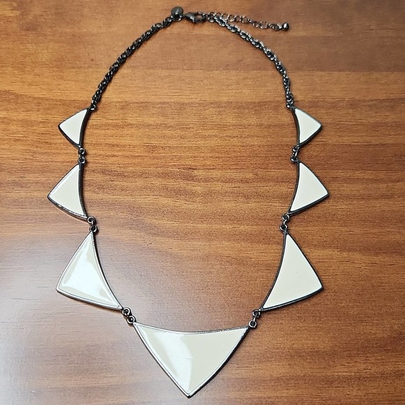 Express Gunmetal Gray Cream Triangle Enamel Geometric Statement Necklace - Picture 4 of 4